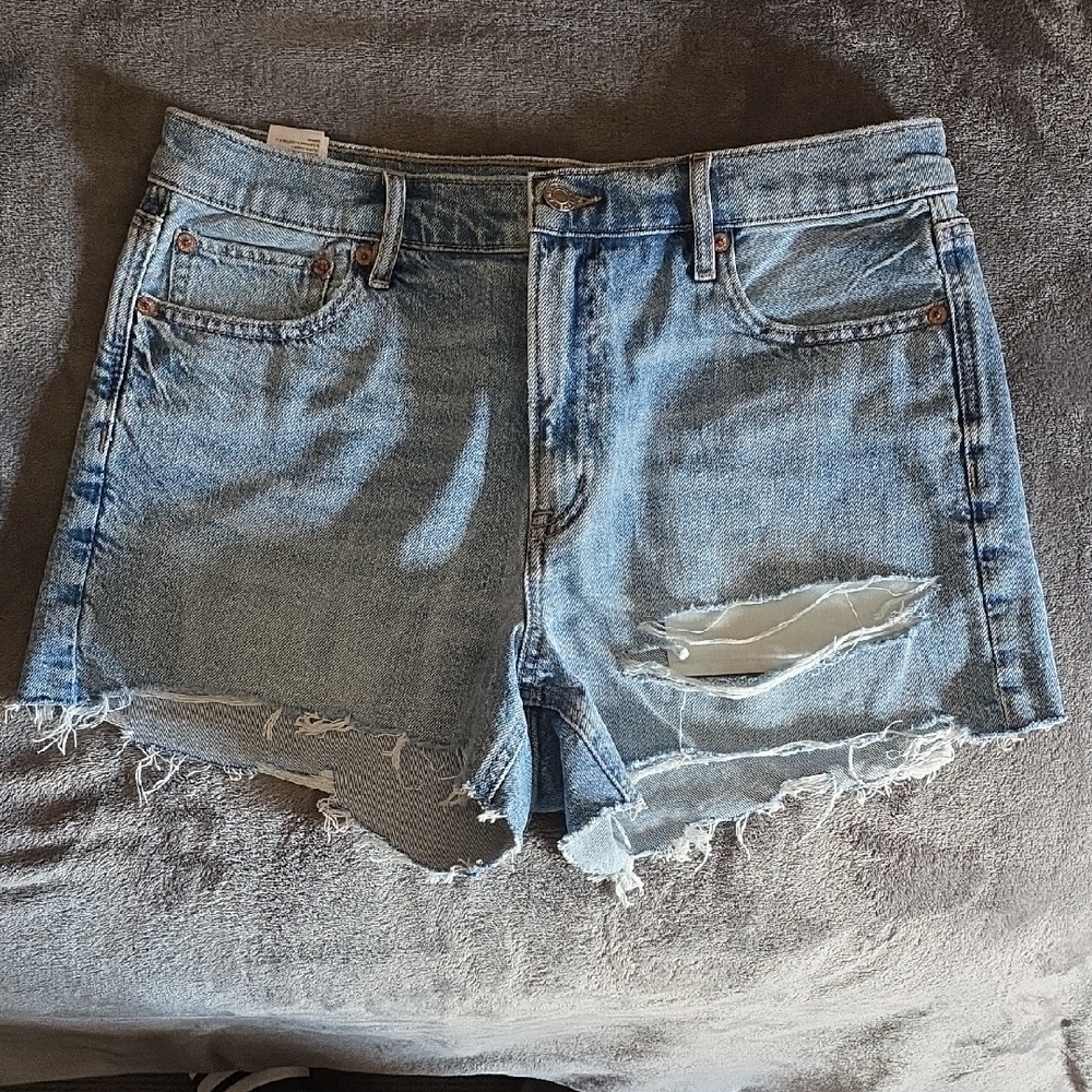 American Eagle Strigid Distressed Denim Women Shorts Size 8 29W